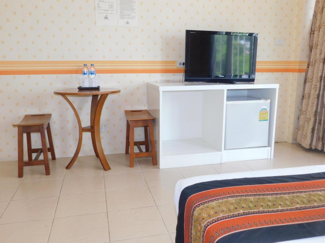 Be Fine Guesthouse Phuket Exterior photo