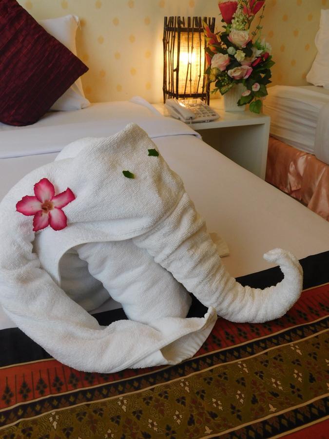 Be Fine Guesthouse Phuket Exterior photo